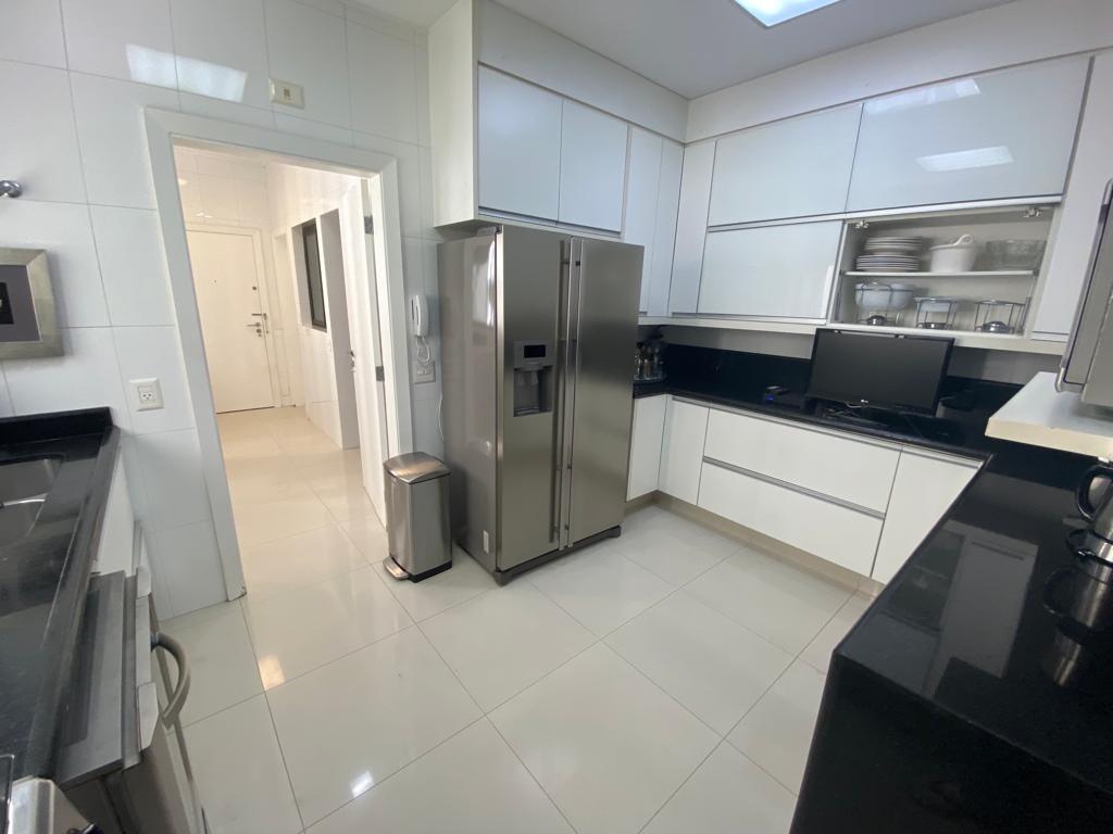 Apartamento à venda com 4 quartos, 246m² - Foto 16