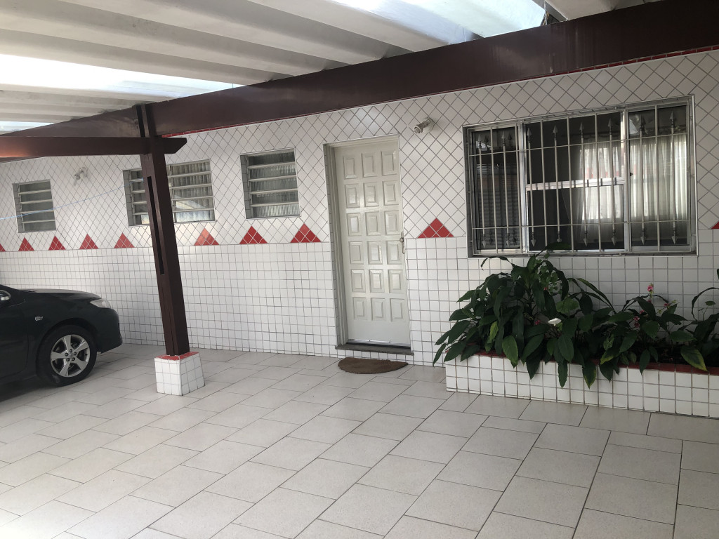 Casa para alugar com 3 quartos, 220m² - Foto 1