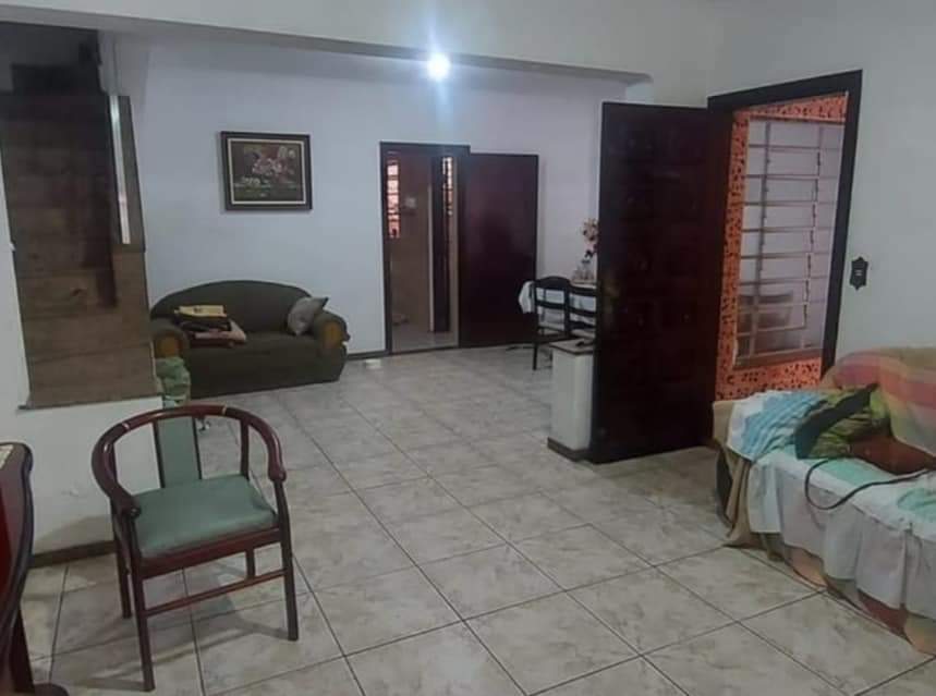 Casa à venda com 3 quartos, 191m² - Foto 2