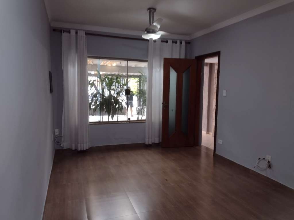 Casa à venda com 3 quartos, 191m² - Foto 2