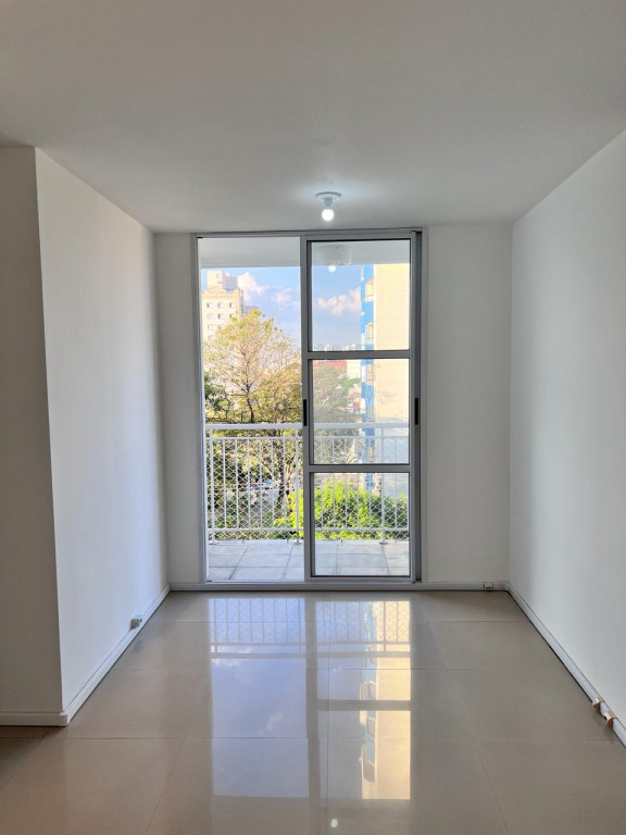 Apartamento para alugar com 2 quartos, 47m² - Foto 4