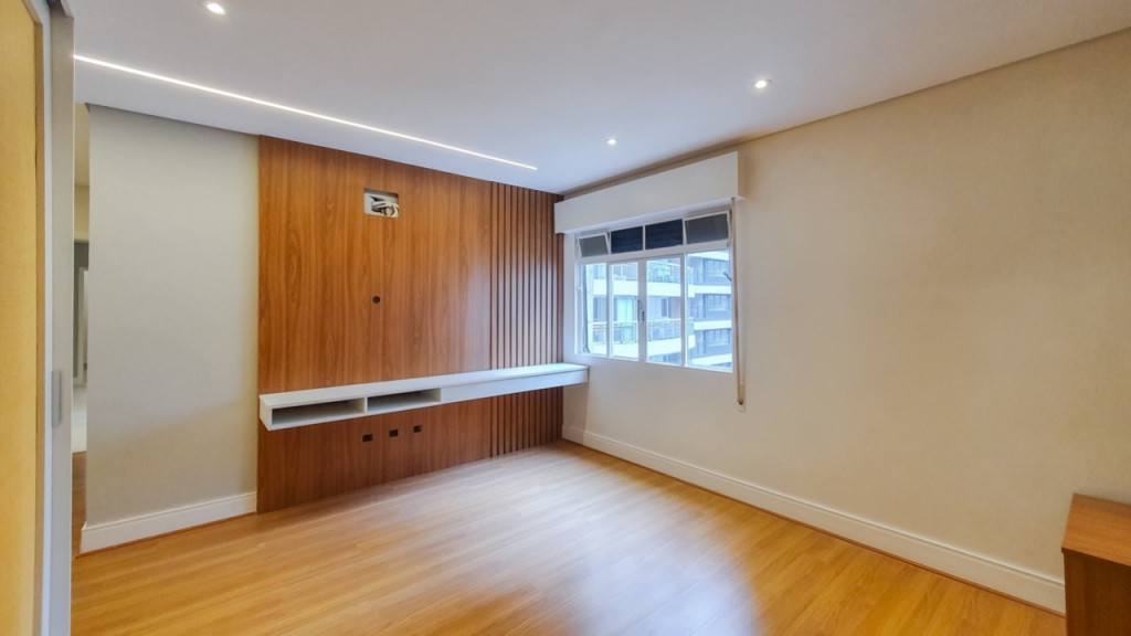 Apartamento à venda com 3 quartos, 243m² - Foto 17