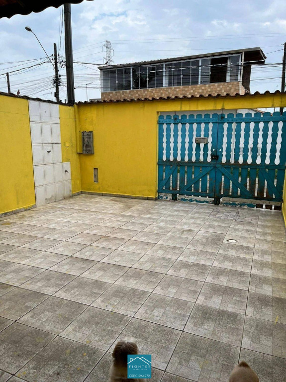 Casa à venda com 6 quartos, 49m² - Foto 2