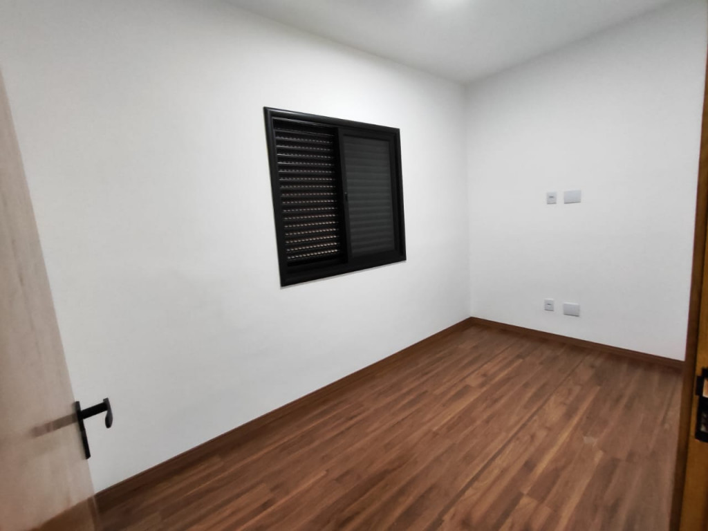 Casa à venda com 3 quartos, 107m² - Foto 2