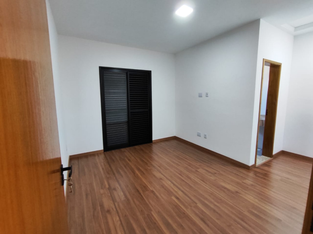 Casa à venda com 3 quartos, 107m² - Foto 3