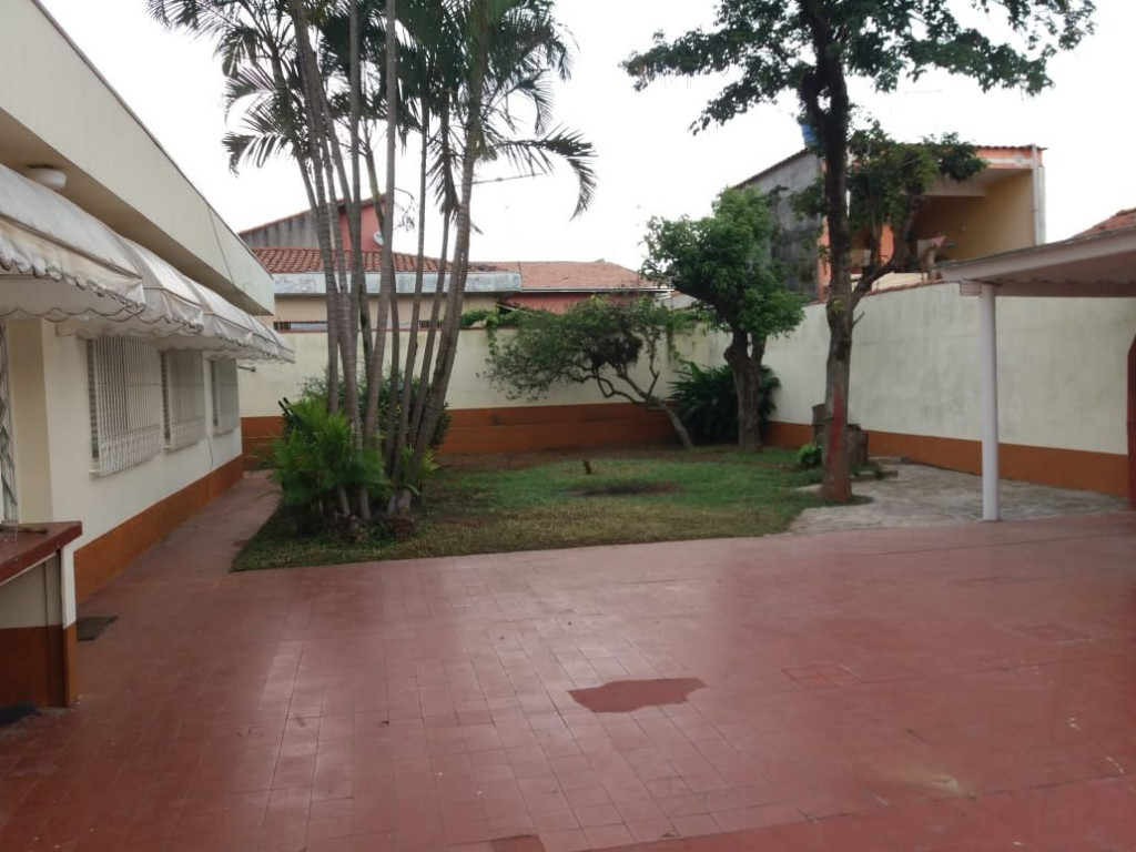 Casa à venda com 4 quartos, 256m² - Foto 3