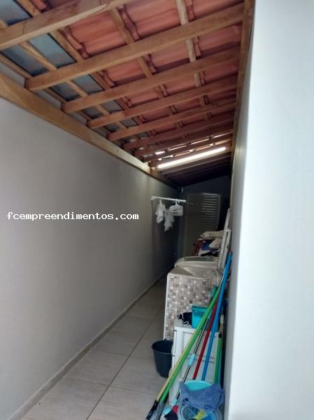 Casa à venda com 2 quartos, 100m² - Foto 7