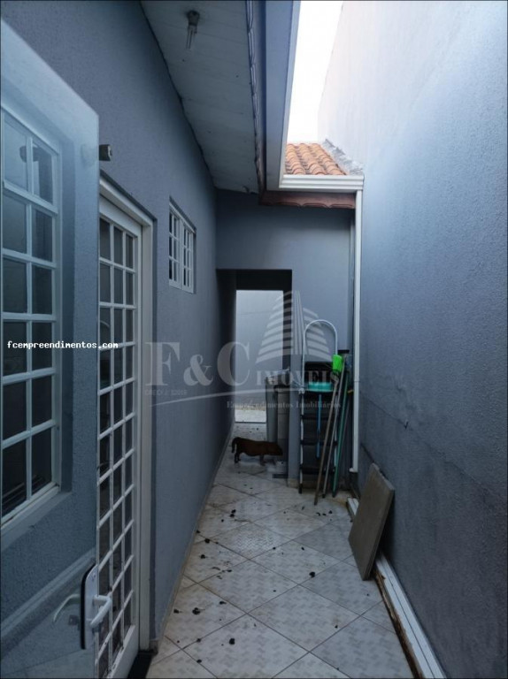 Casa à venda com 2 quartos, 100m² - Foto 2