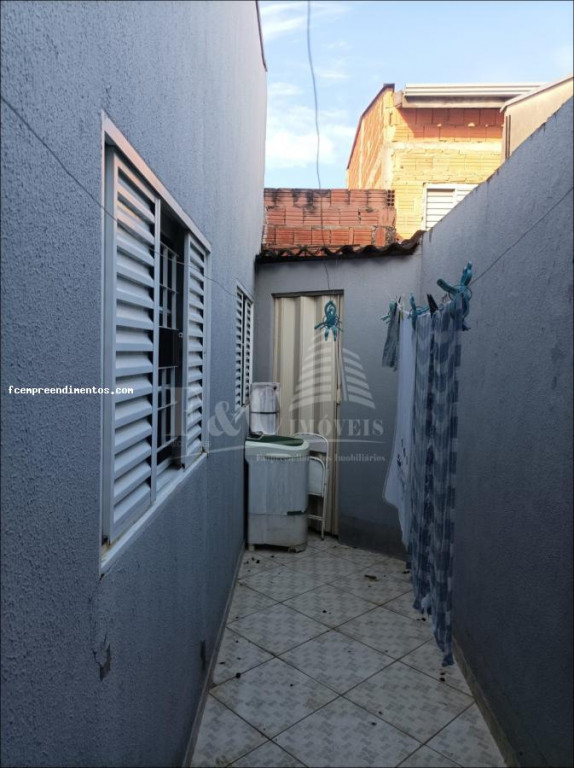 Casa à venda com 2 quartos, 100m² - Foto 4