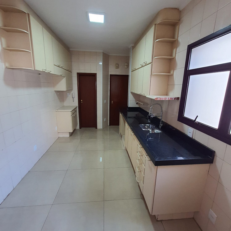 Apartamento à venda com 3 quartos, 156m² - Foto 5