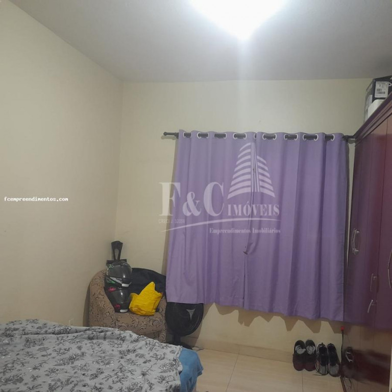 Casa à venda com 2 quartos, 80m² - Foto 2