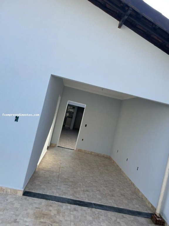 Casa à venda com 2 quartos, 98m² - Foto 2