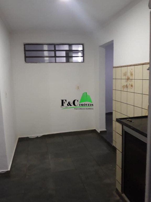 Casa à venda com 3 quartos, 98m² - Foto 4