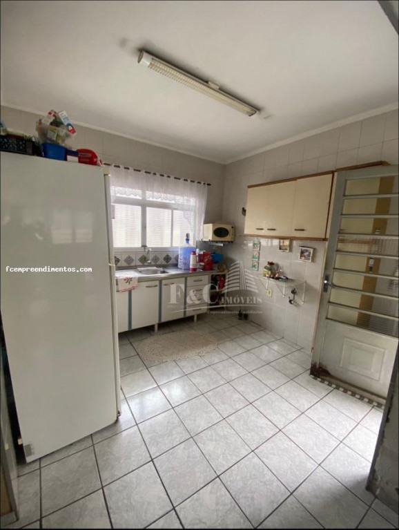 Casa à venda com 2 quartos, 185m² - Foto 11