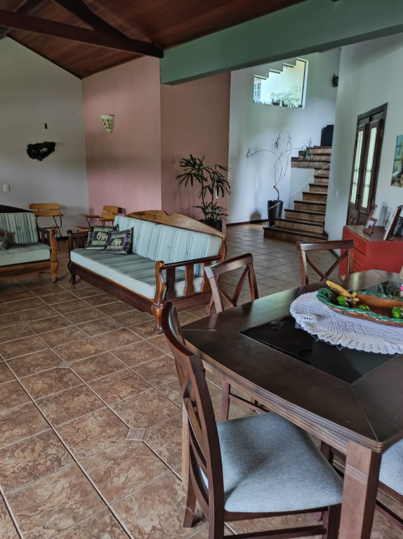 Casa de Condomínio à venda e aluguel com 4 quartos, 360m² - Foto 1