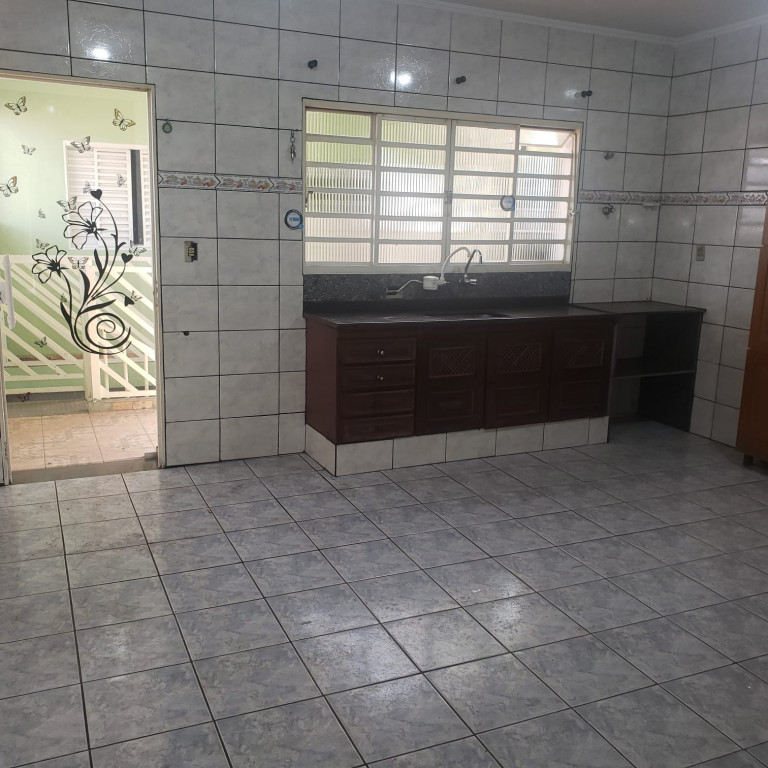 Casa à venda e aluguel com 3 quartos, 125m² - Foto 3