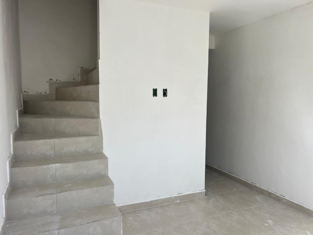 Casa à venda e aluguel com 2 quartos, 54m² - Foto 3