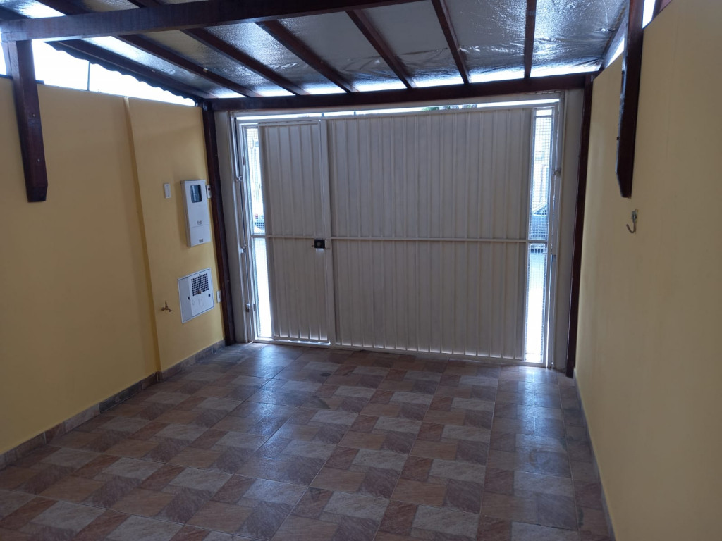 Casa à venda com 2 quartos, 75m² - Foto 2