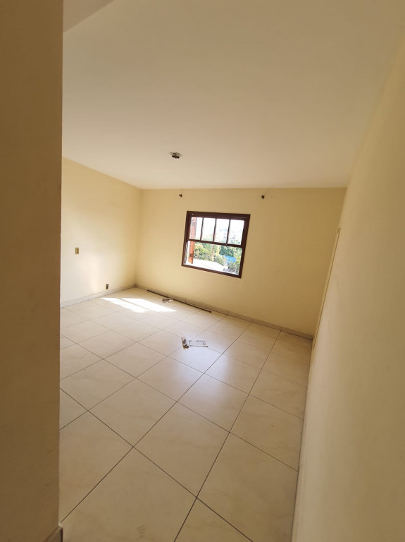 Casa para alugar com 3 quartos, 100m² - Foto 2