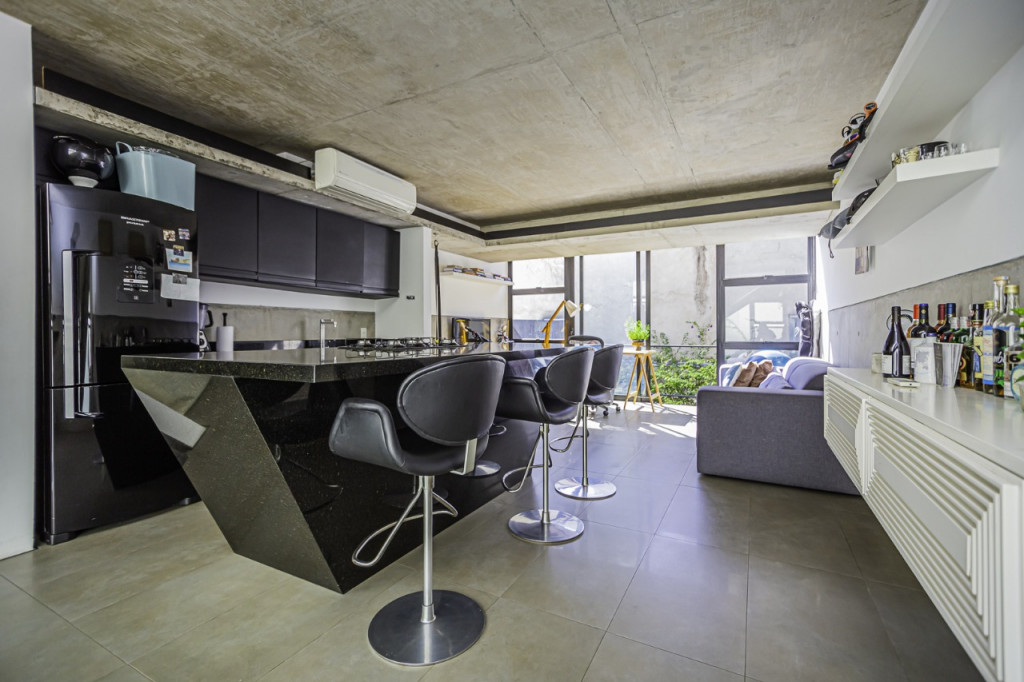 Casa de Condomínio à venda com 1 quarto, 112m² - Foto 1