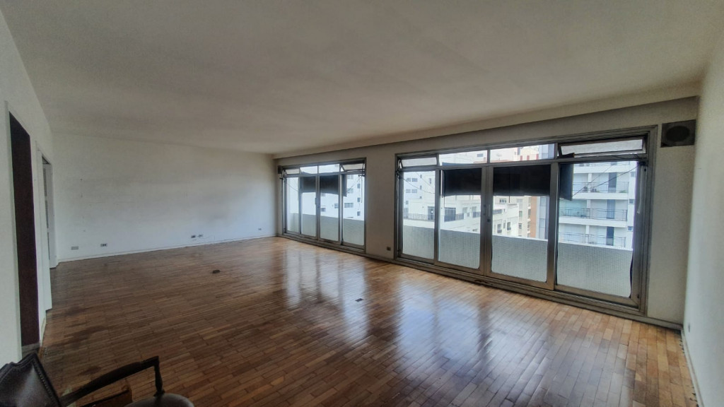 Apartamento à venda com 3 quartos, 300m² - Foto 1