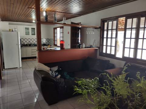 Casa à venda com 1 quarto, 160m² - Foto 2