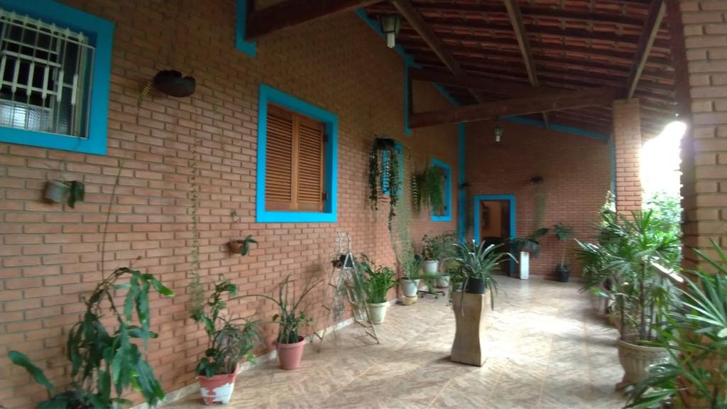 Casa à venda com 6 quartos, 350m² - Foto 1