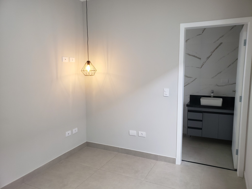 Casa à venda com 3 quartos, 75m² - Foto 4