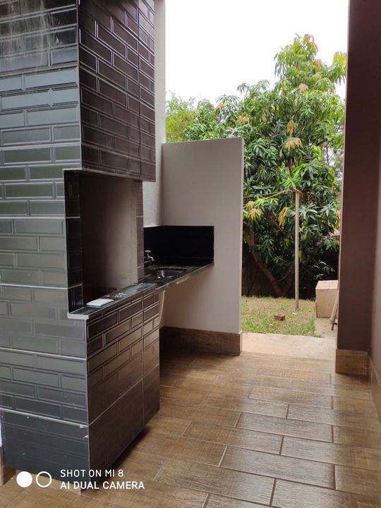 Casa de Condomínio à venda com 4 quartos, 234m² - Foto 1