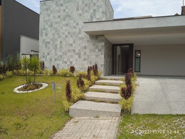 Casa à venda com 3 quartos, 240m² - Foto 2