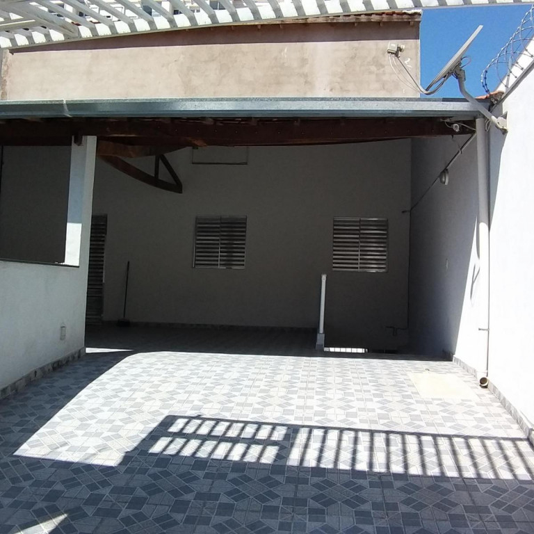 Casa para alugar com 2 quartos, 65m² - Foto 1