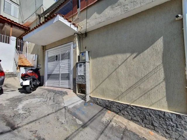 Casa à venda com 2 quartos, 100m² - Foto 1