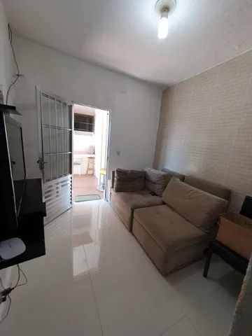 Casa à venda com 2 quartos, 100m² - Foto 2