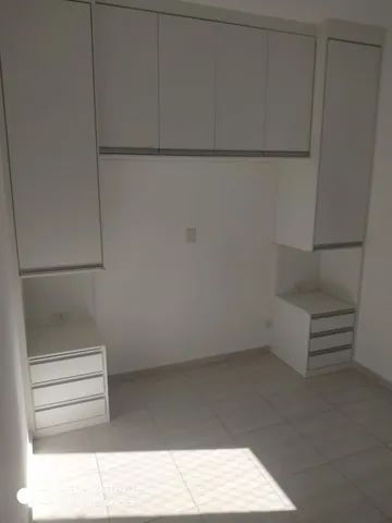 Apartamento à venda com 2 quartos, 72m² - Foto 2