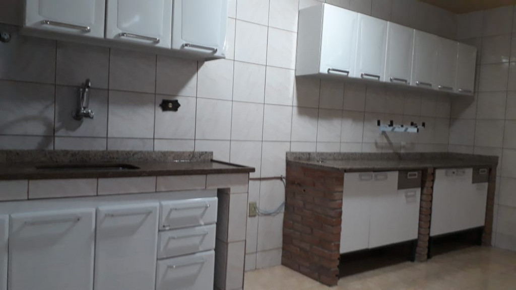 Casa à venda com 3 quartos, 300m² - Foto 3