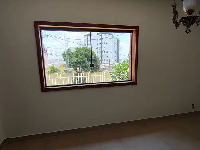 Casa à venda com 5 quartos, 120m² - Foto 2