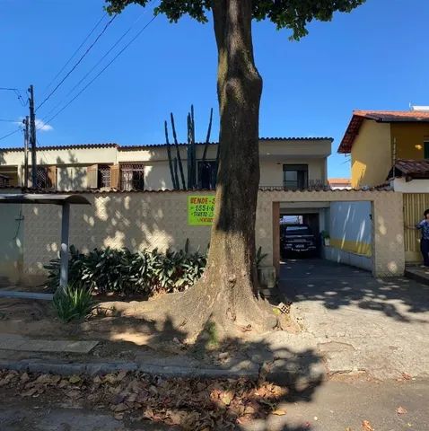 Casa à venda com 4 quartos, 220m² - Foto 1