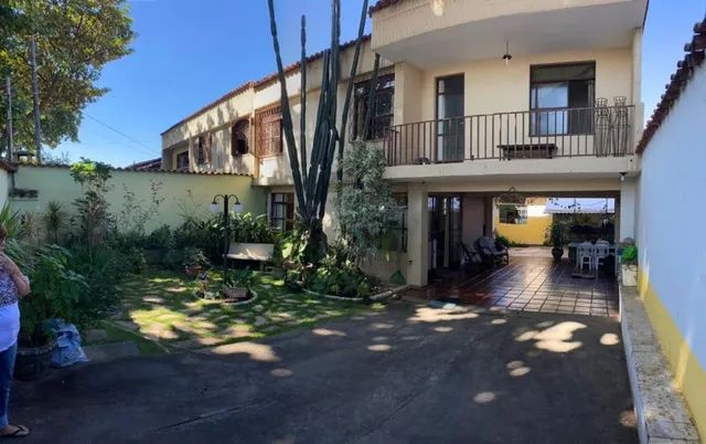 Casa à venda com 4 quartos, 220m² - Foto 2