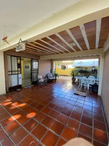 Casa à venda com 4 quartos, 220m² - Foto 3