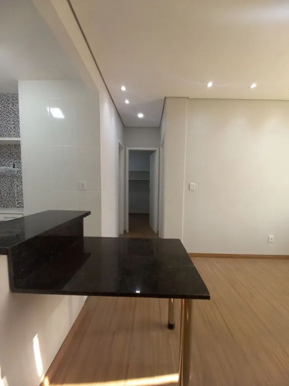 Apartamento à venda com 2 quartos, 48m² - Foto 2