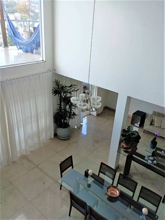 Casa à venda com 3 quartos, 305m² - Foto 2