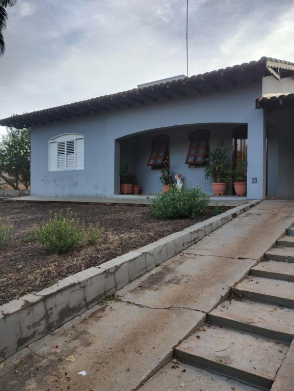 Fazenda à venda com 3 quartos, 1300m² - Foto 1