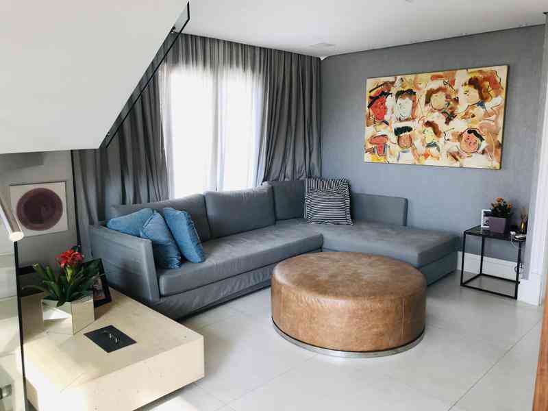 Apartamento à venda com 3 quartos, 272m² - Foto 1