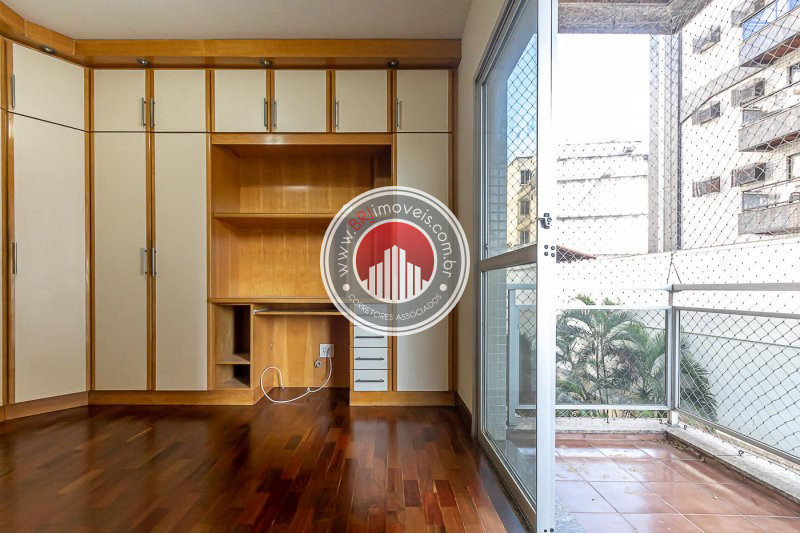 Apartamento à venda com 3 quartos, 138m² - Foto 3