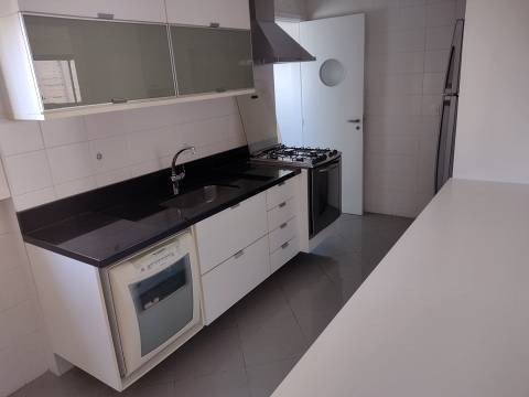 Apartamento para alugar com 3 quartos, 128m² - Foto 2