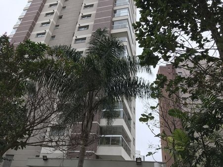 Apartamento à venda com 3 quartos, 137m² - Foto 1