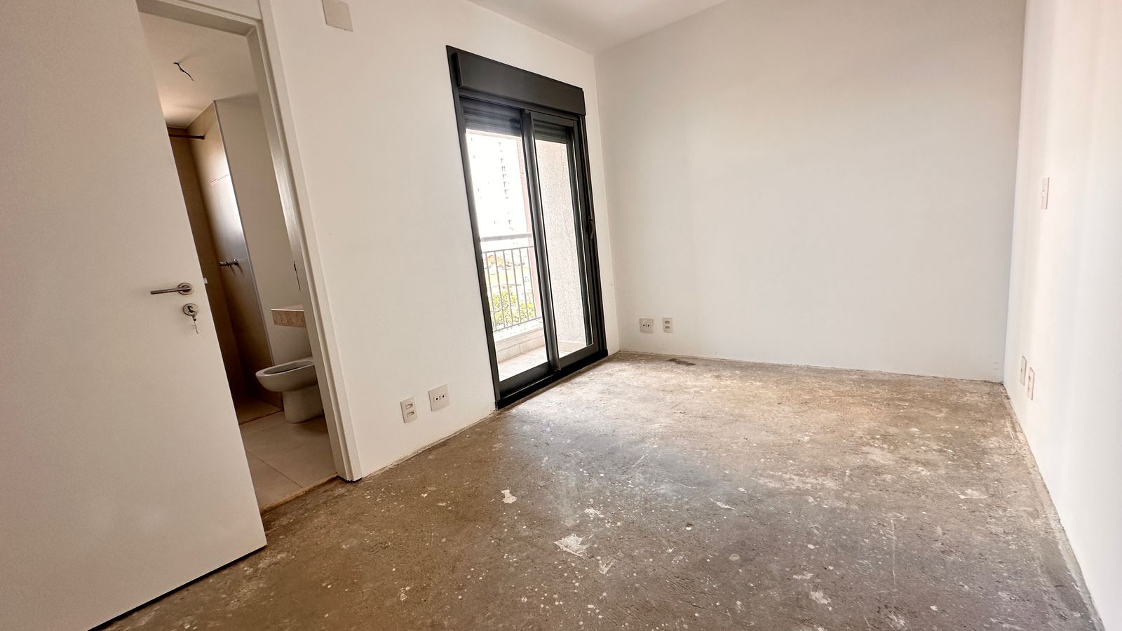 Apartamento à venda com 4 quartos, 147m² - Foto 1